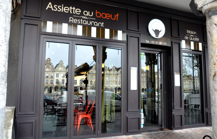 Devanture restaurant à viande franchisé L'Assiette au Boeuf
