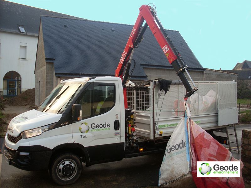 camion de collecte des dechets issus de la construction, geode environnement